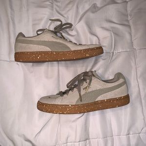 Suede Pumas